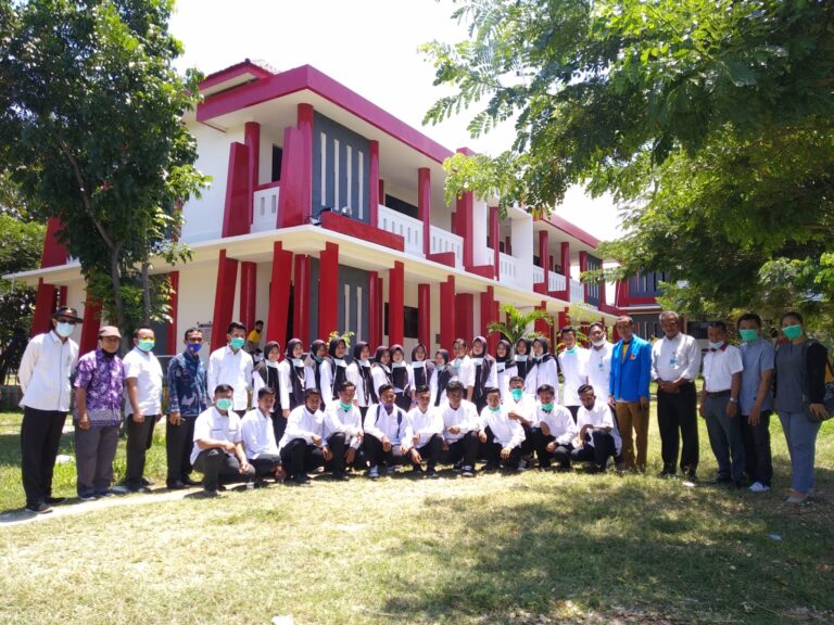 31 MAHASISWA PRODI PGSD BERASAL DARI KOMUNITAS ADAT TERPENCIL DI KABUPATEN PARIGI MOUTONG